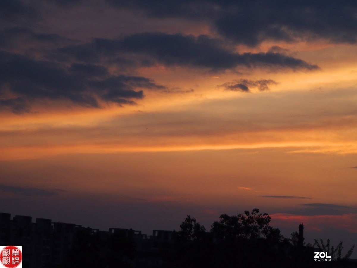 今天成都的天空---阳台上拍落日