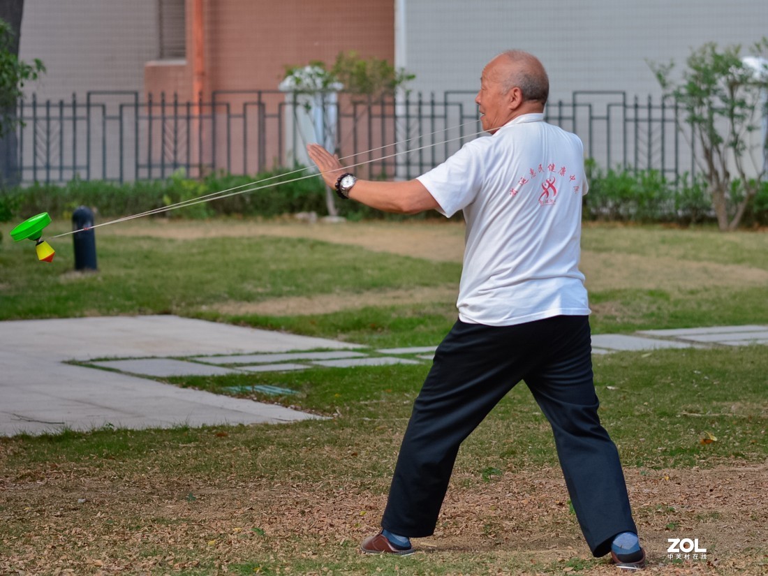 他喜欢这个玩儿