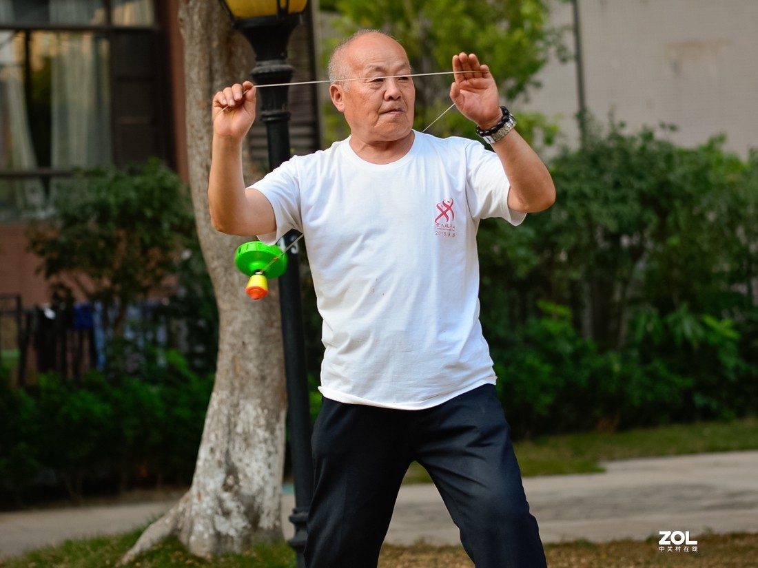 他喜欢这个玩儿