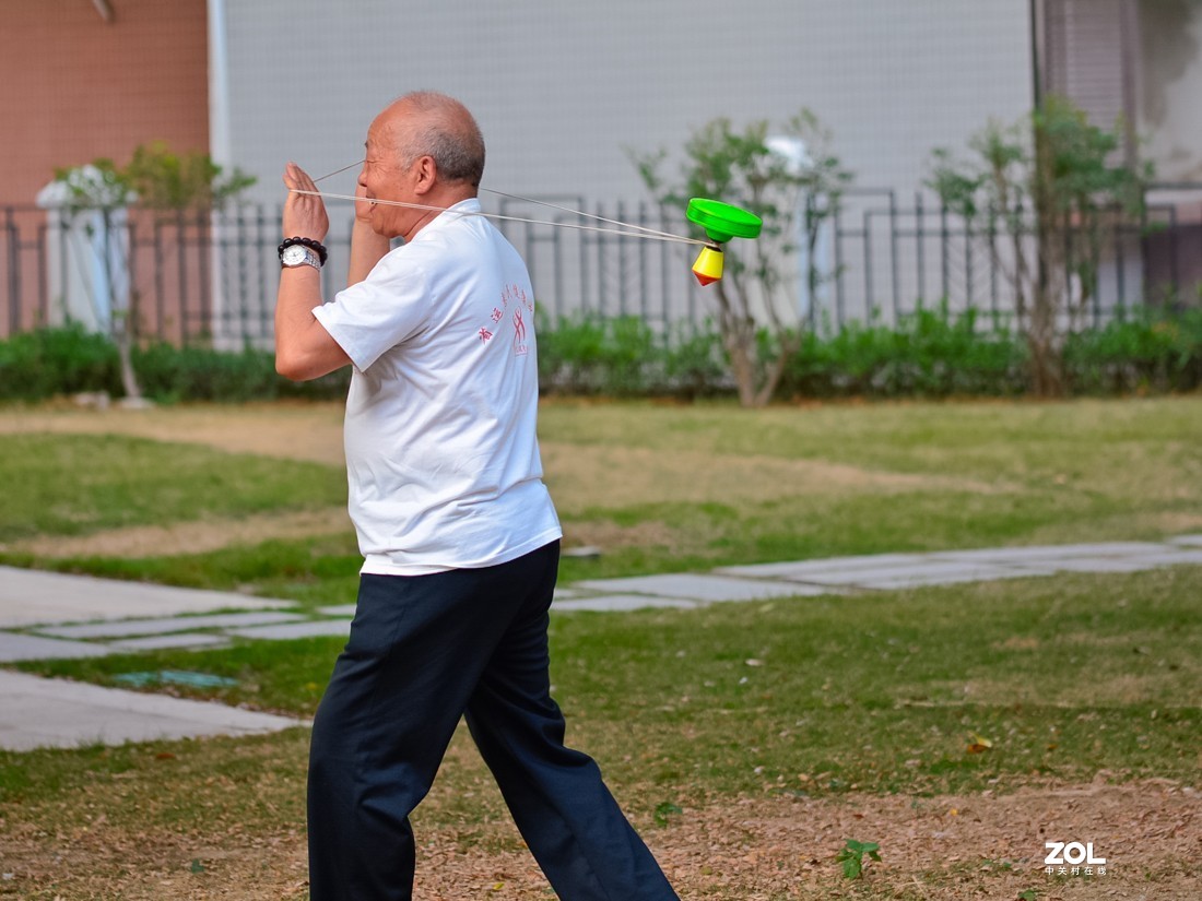 他喜欢这个玩儿