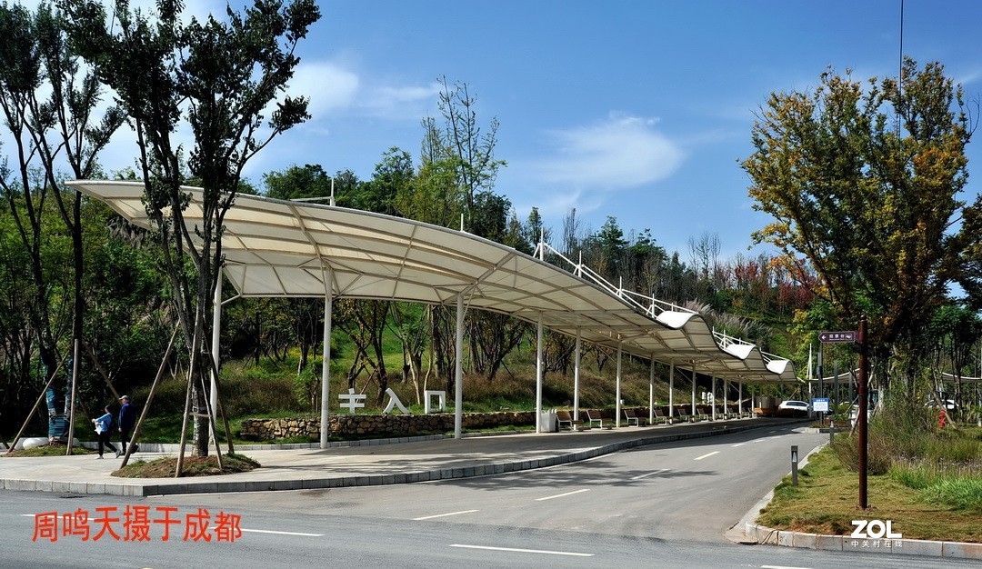 成都东部新区扫描      周鸣天