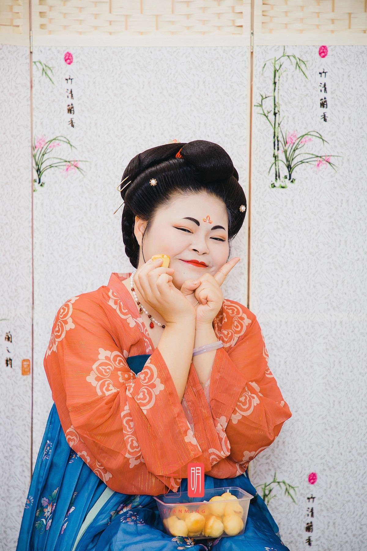 重庆有汤圆姐姐，广州有面包姐姐。