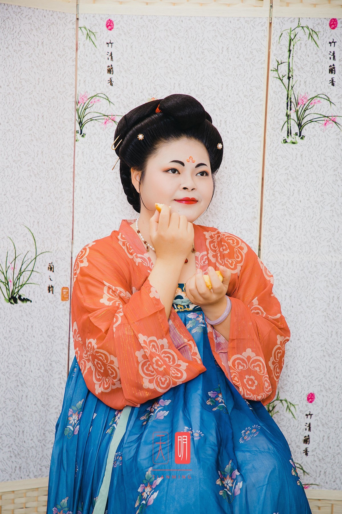 重庆有汤圆姐姐，广州有面包姐姐。