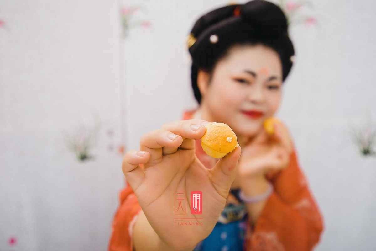 重庆有汤圆姐姐，广州有面包姐姐。