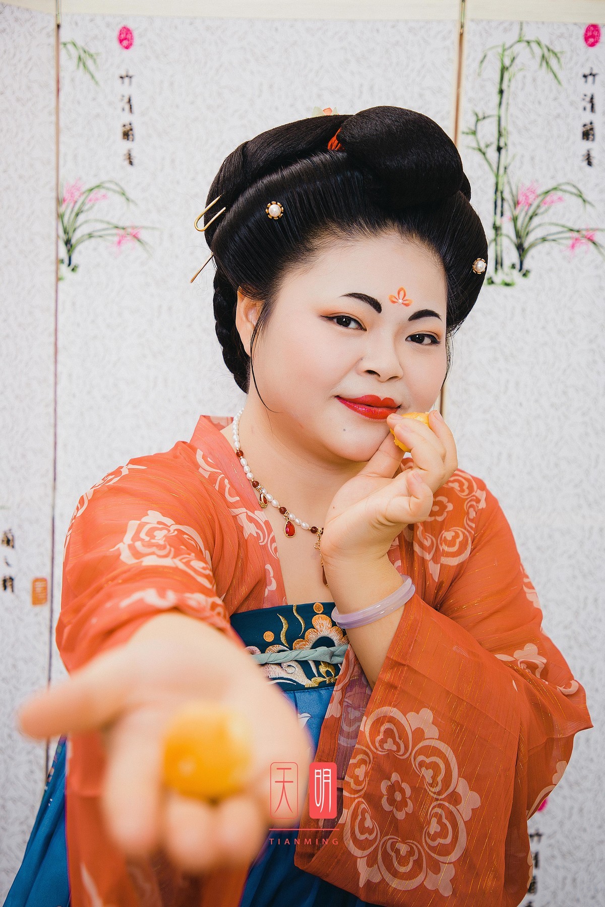 重庆有汤圆姐姐，广州有面包姐姐。