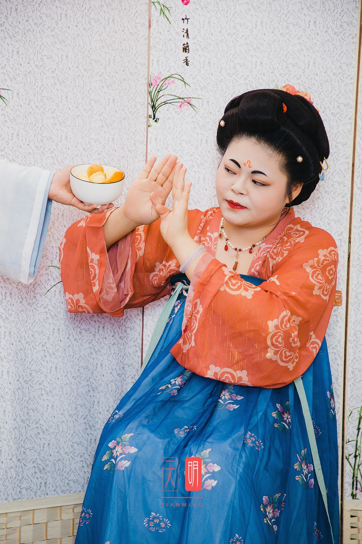 重庆有汤圆姐姐，广州有面包姐姐。