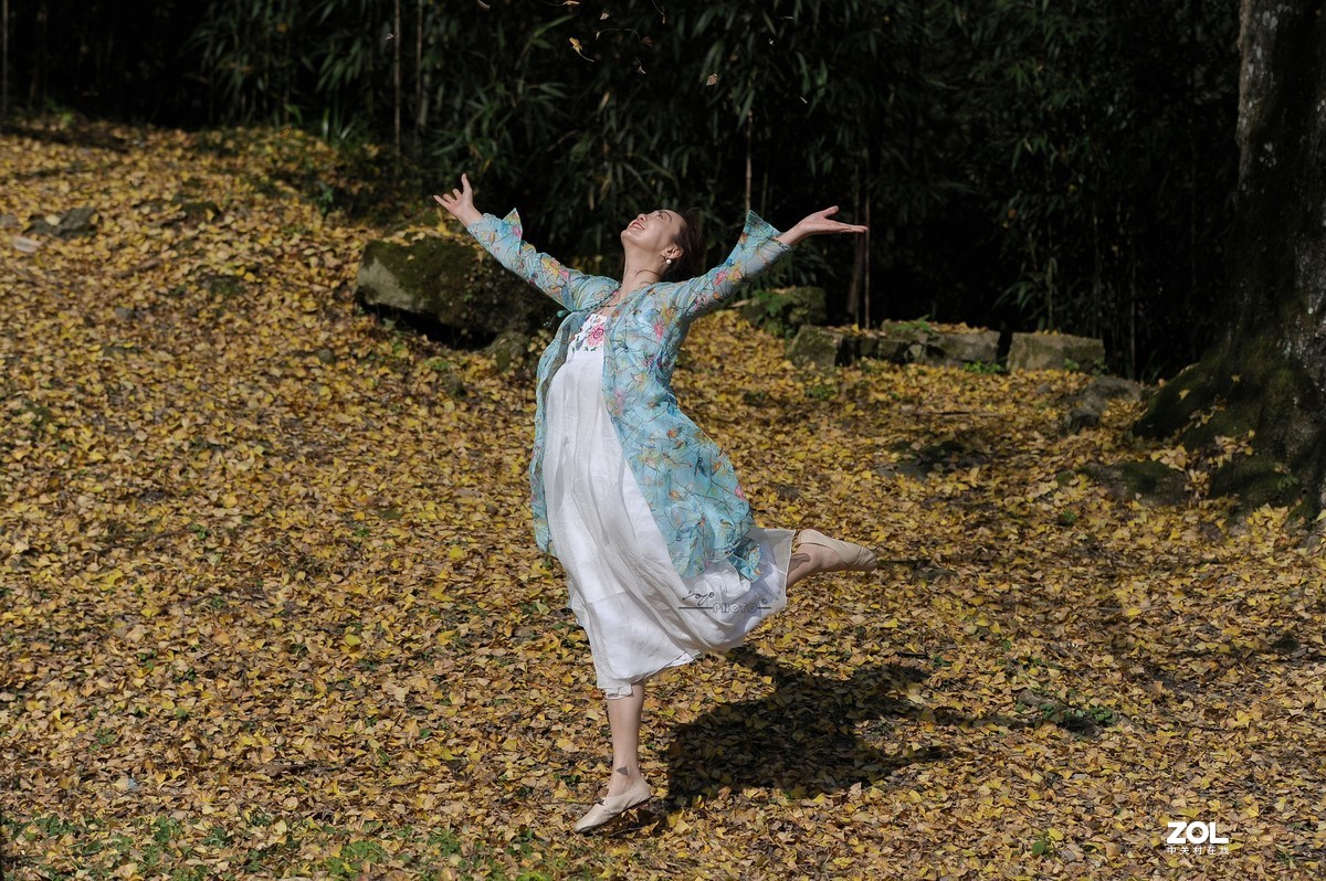 银杏树下（环境人像）