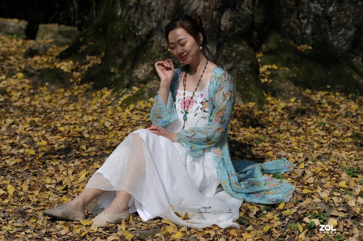 银杏树下（环境人像）