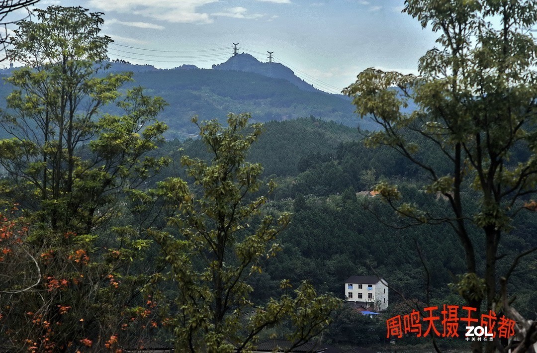 成都东部新区扫描      周鸣天