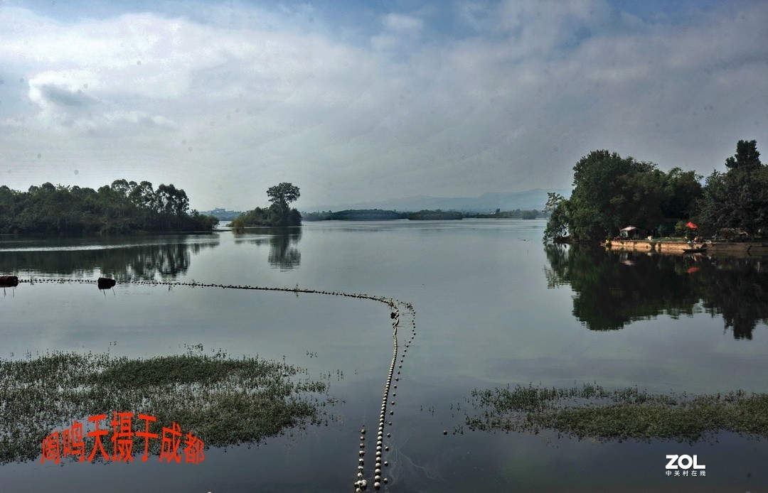 成都东部新区扫描      周鸣天