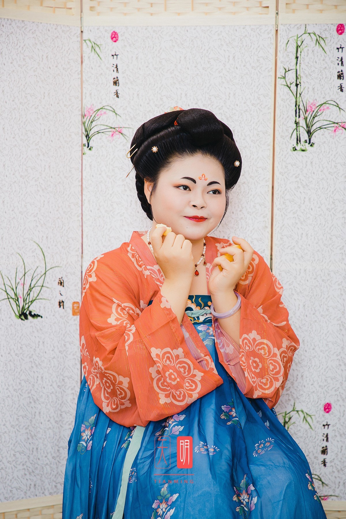 重庆有汤圆姐姐，广州有面包姐姐。