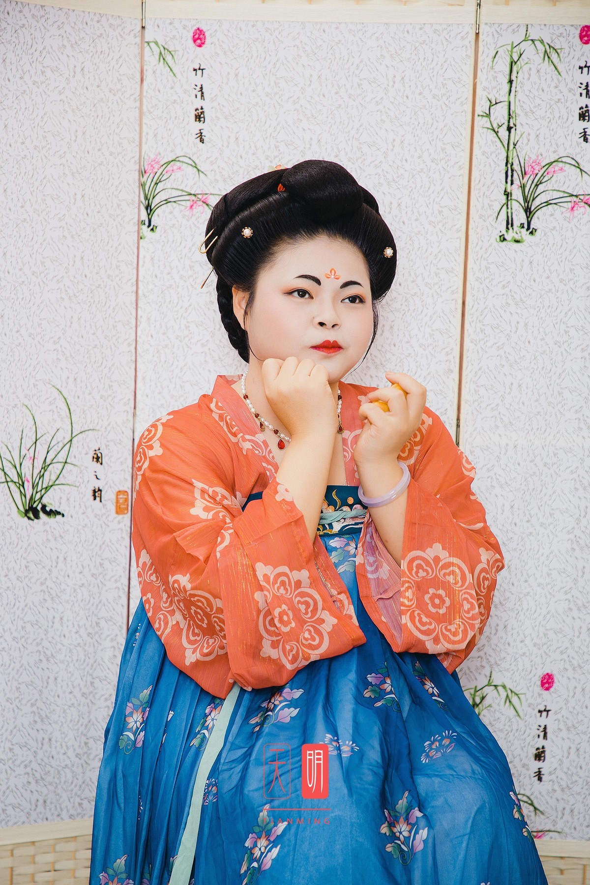 重庆有汤圆姐姐，广州有面包姐姐。