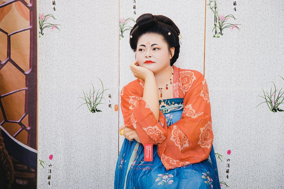 重庆有汤圆姐姐，广州有面包姐姐。