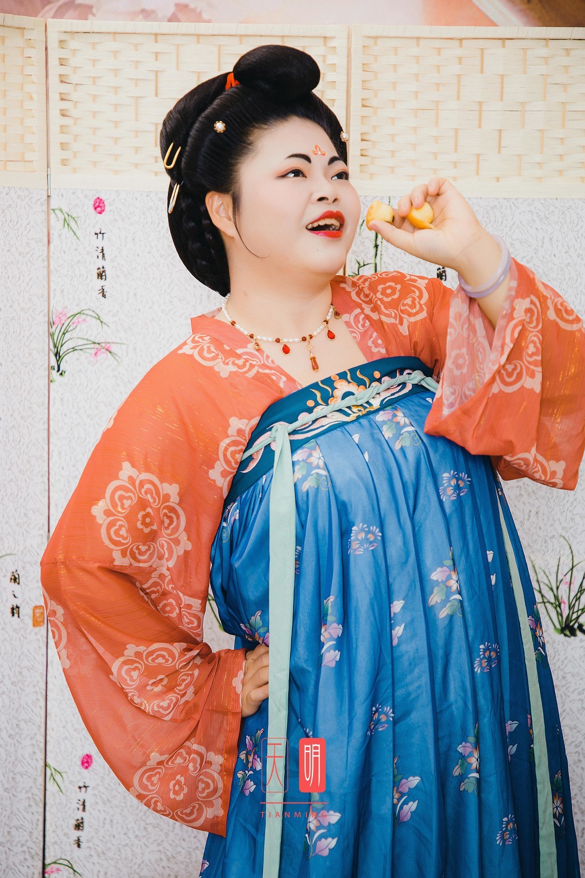 重庆有汤圆姐姐，广州有面包姐姐。