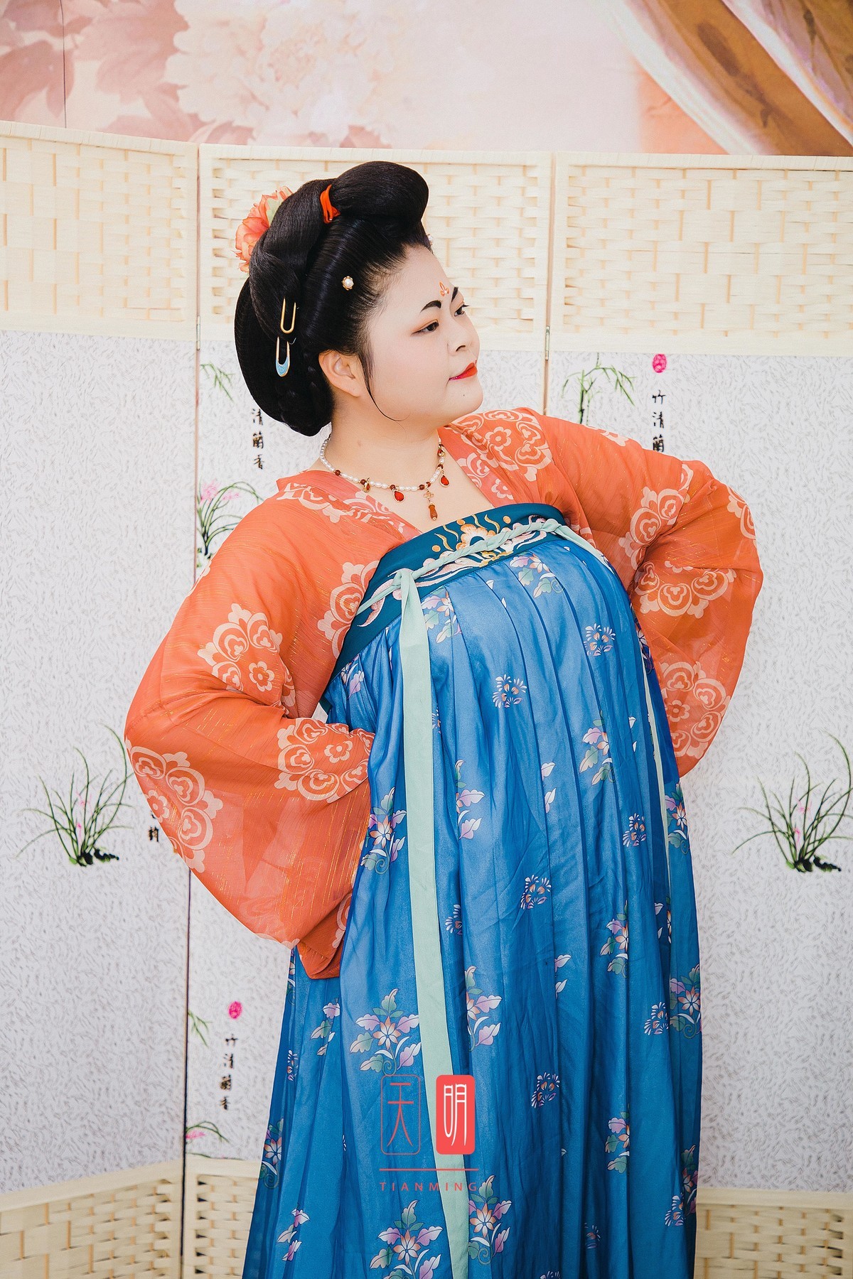 重庆有汤圆姐姐，广州有面包姐姐。