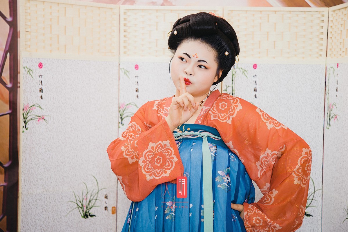 重庆有汤圆姐姐，广州有面包姐姐。