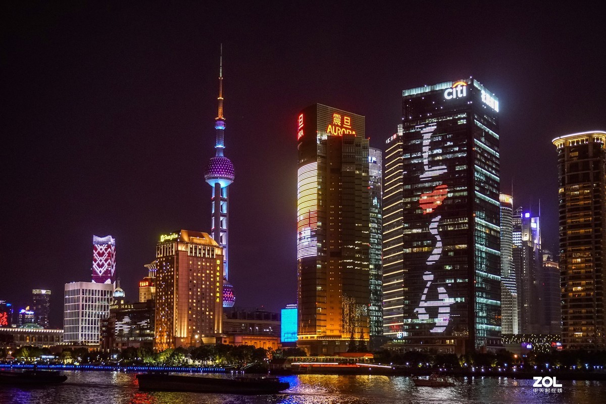 上海2019璀璨迷人的外滩夜景下