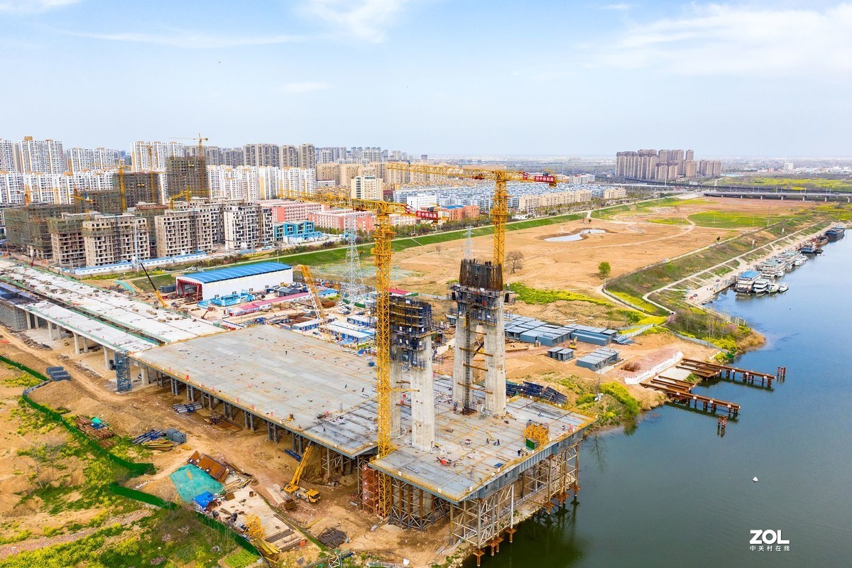 新建中的阜裕大桥进展有序推进