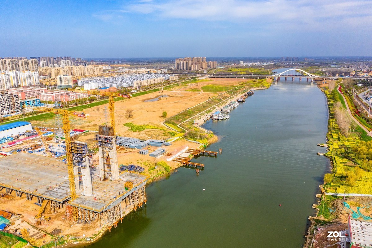 新建中的阜裕大桥进展有序推进