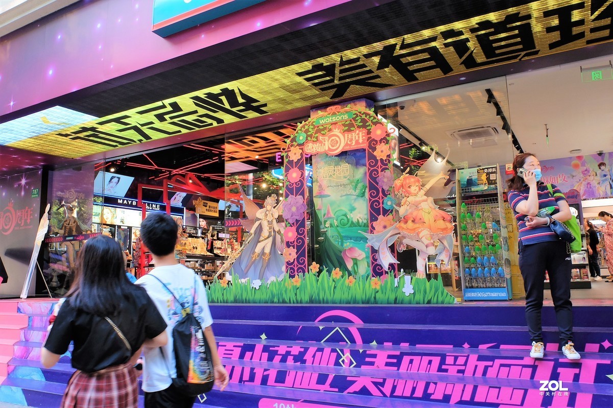 【金秋时节】——摄于上海淮海中路