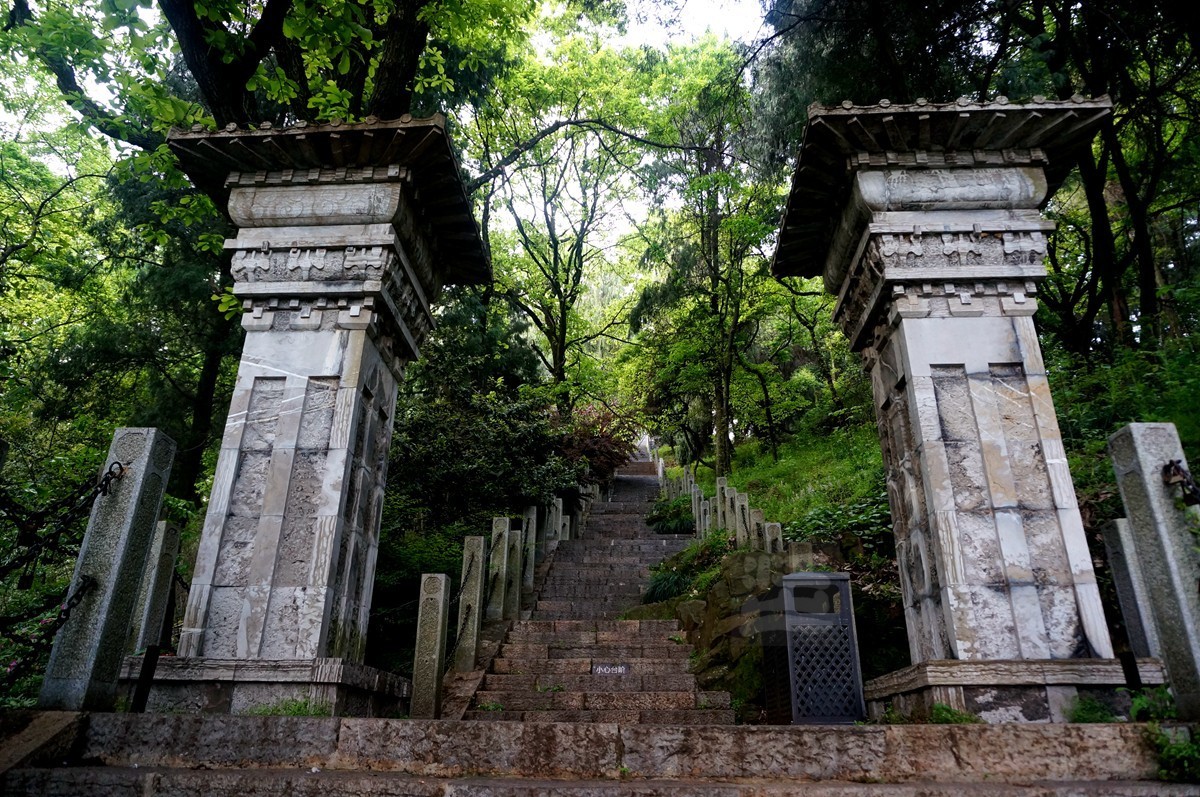 【家乡美】攀登刘备郊天坛——武汉随笔