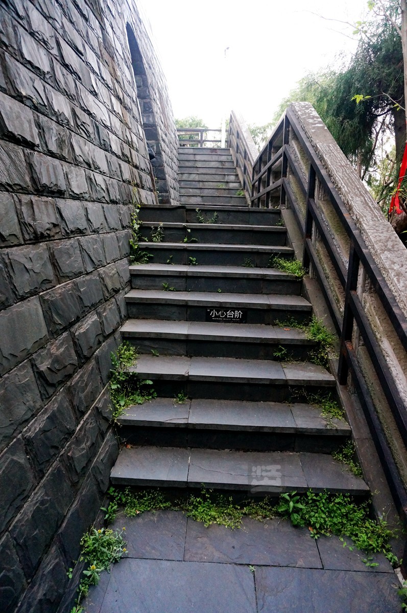 【家乡美】攀登刘备郊天坛——武汉随笔