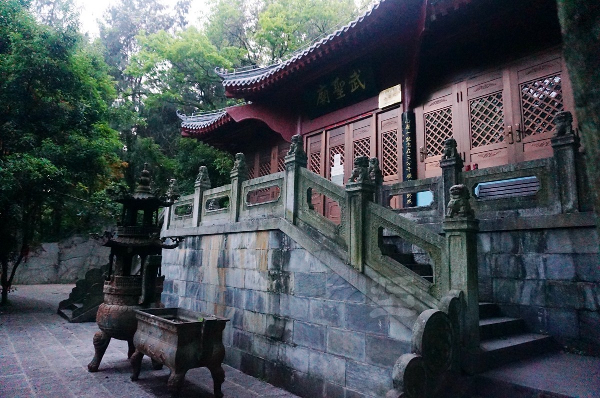 【家乡美】攀登刘备郊天坛——武汉随笔