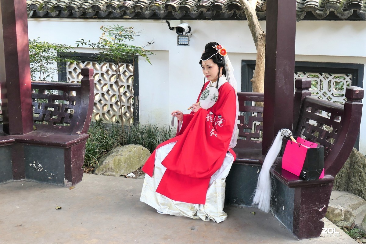 【红妆】——摄于上海桂林公园