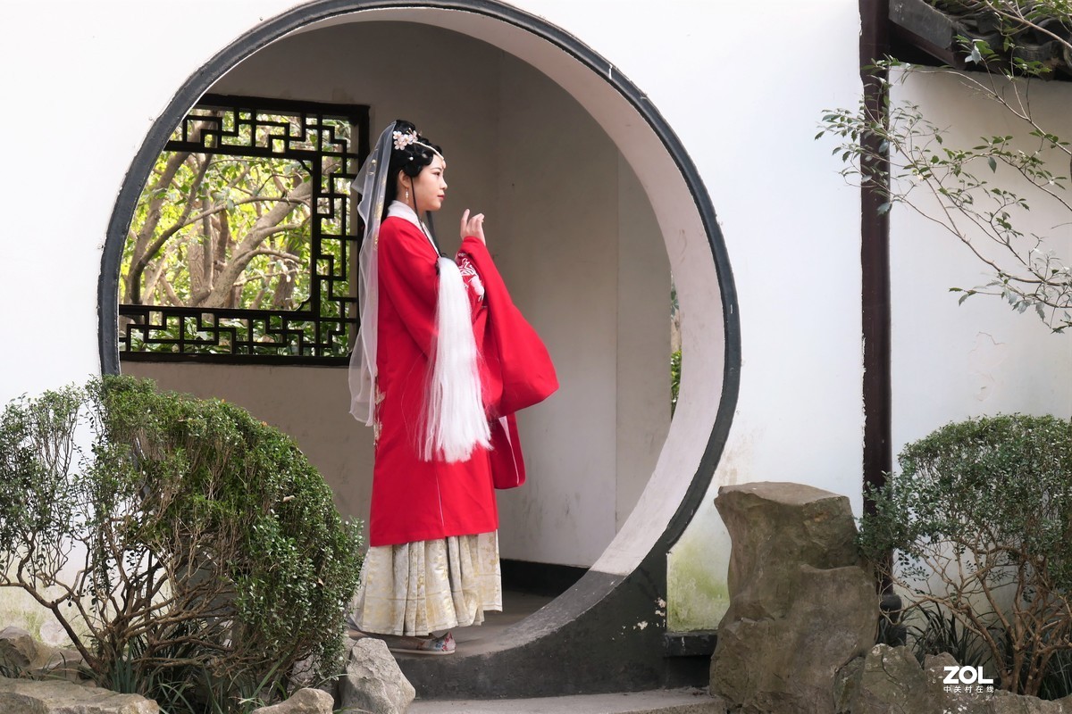 【红妆】——摄于上海桂林公园