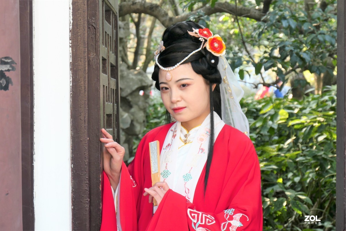 【红妆】——摄于上海桂林公园