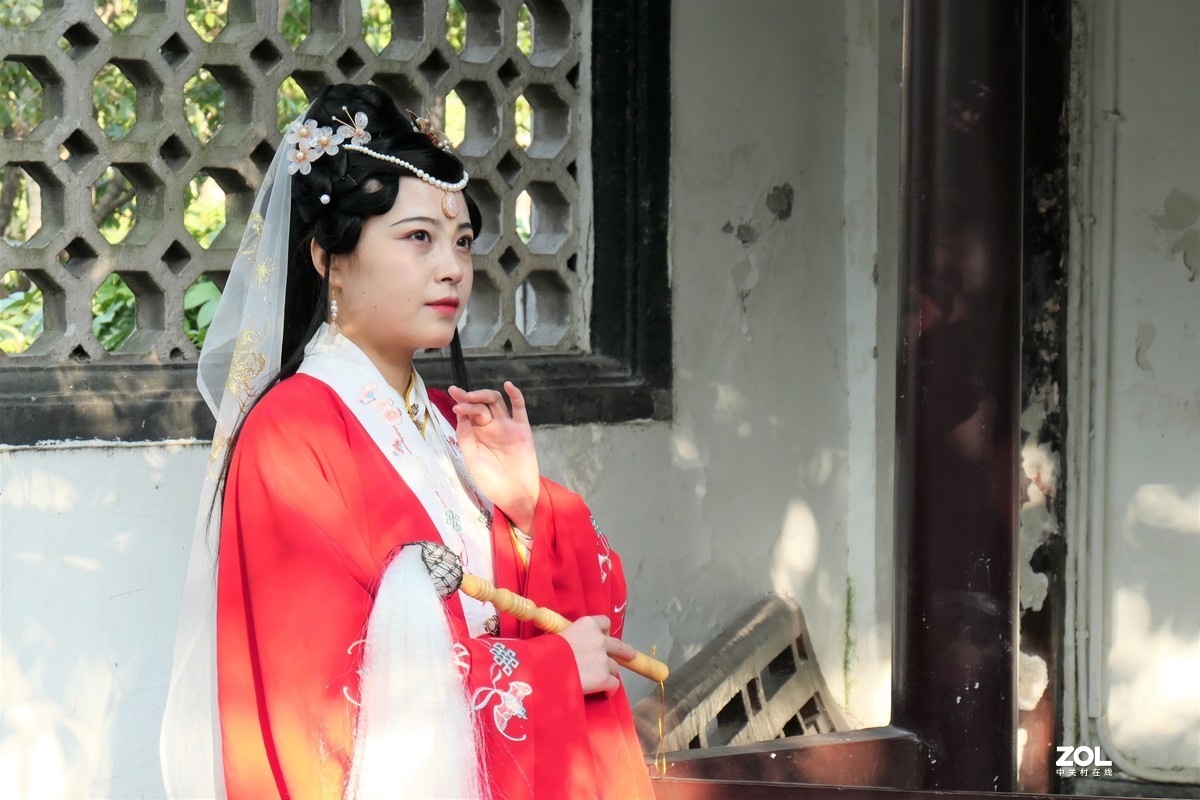 【红妆】——摄于上海桂林公园