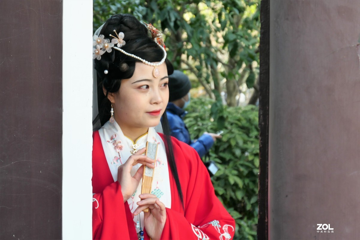 【红妆】——摄于上海桂林公园