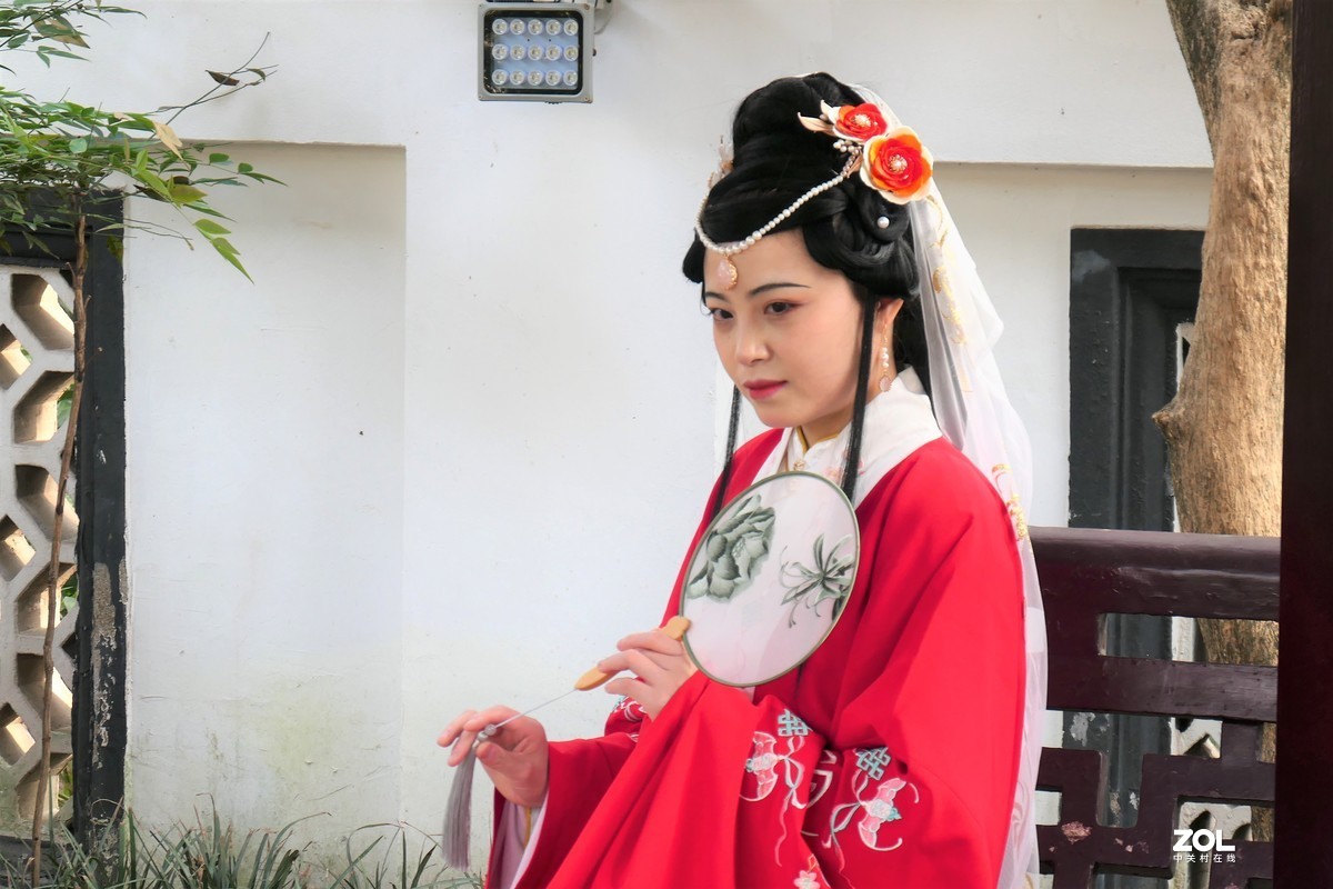 【红妆】——摄于上海桂林公园