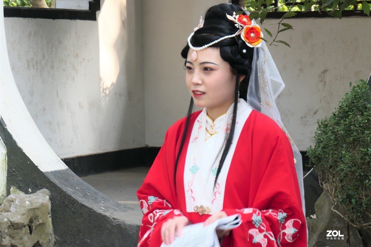 【红妆】——摄于上海桂林公园