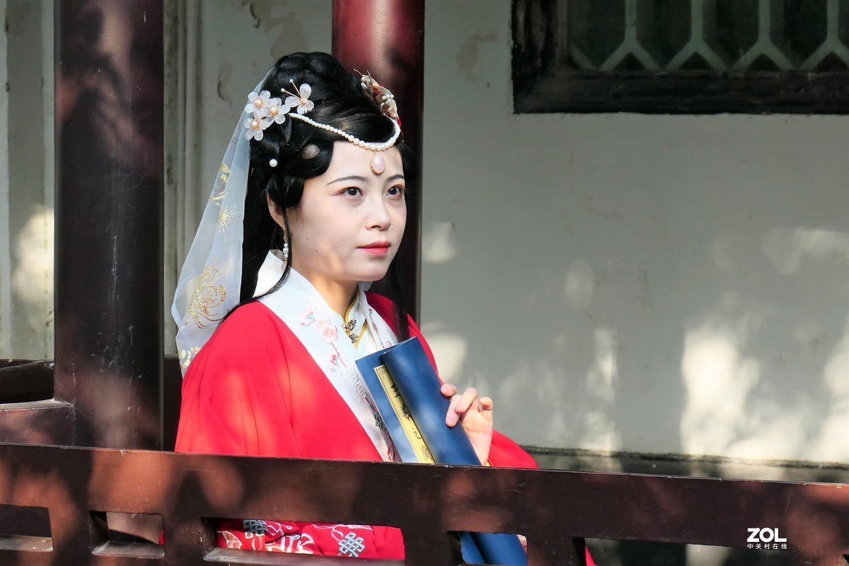 【红妆】——摄于上海桂林公园