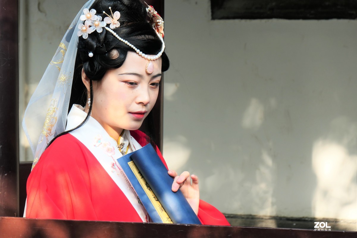 【红妆】——摄于上海桂林公园