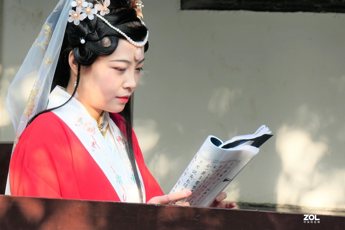 【红妆】——摄于上海桂林公园