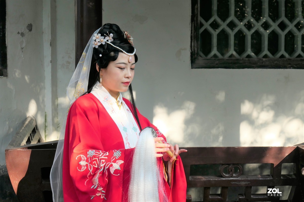 【红妆】——摄于上海桂林公园