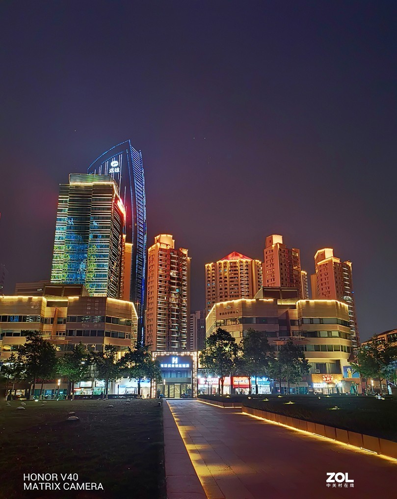 手机夜景，看看能不能与单反抗衡！现在的手机确实不一般。
