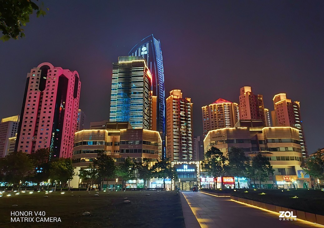 手机夜景，看看能不能与单反抗衡！现在的手机确实不一般。