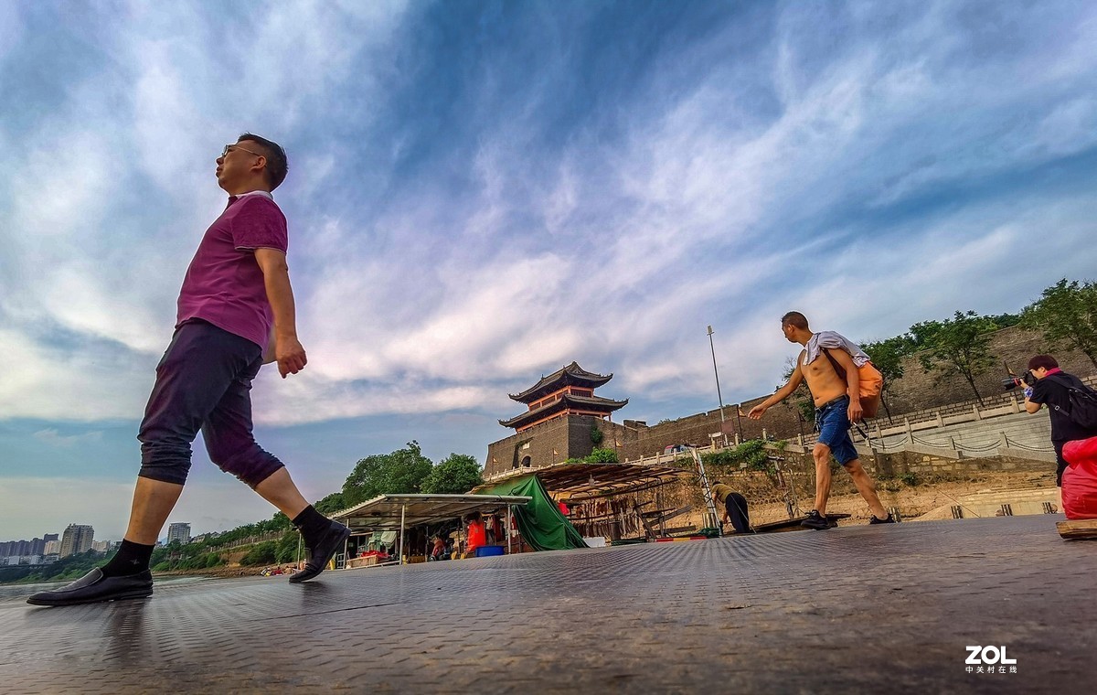 古浮桥旁手机抓拍