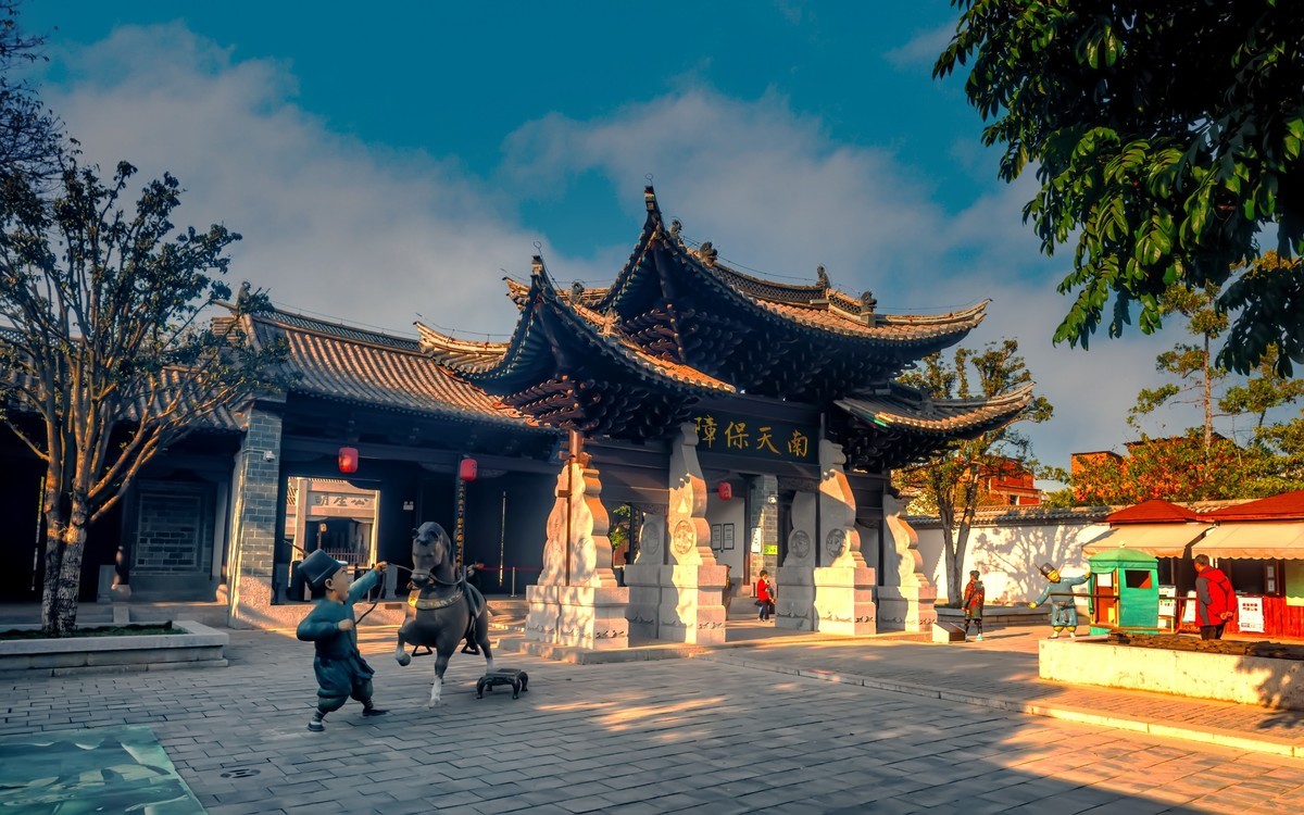 云南红河州建水临安古城