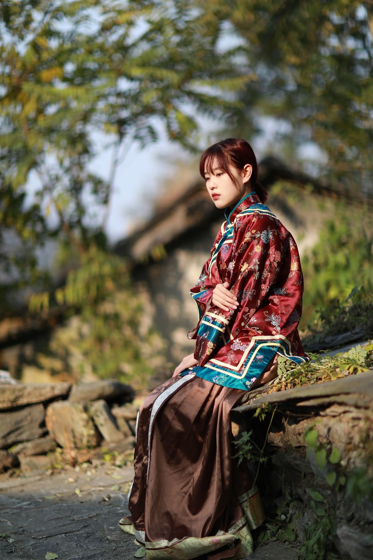 过去时着装人像