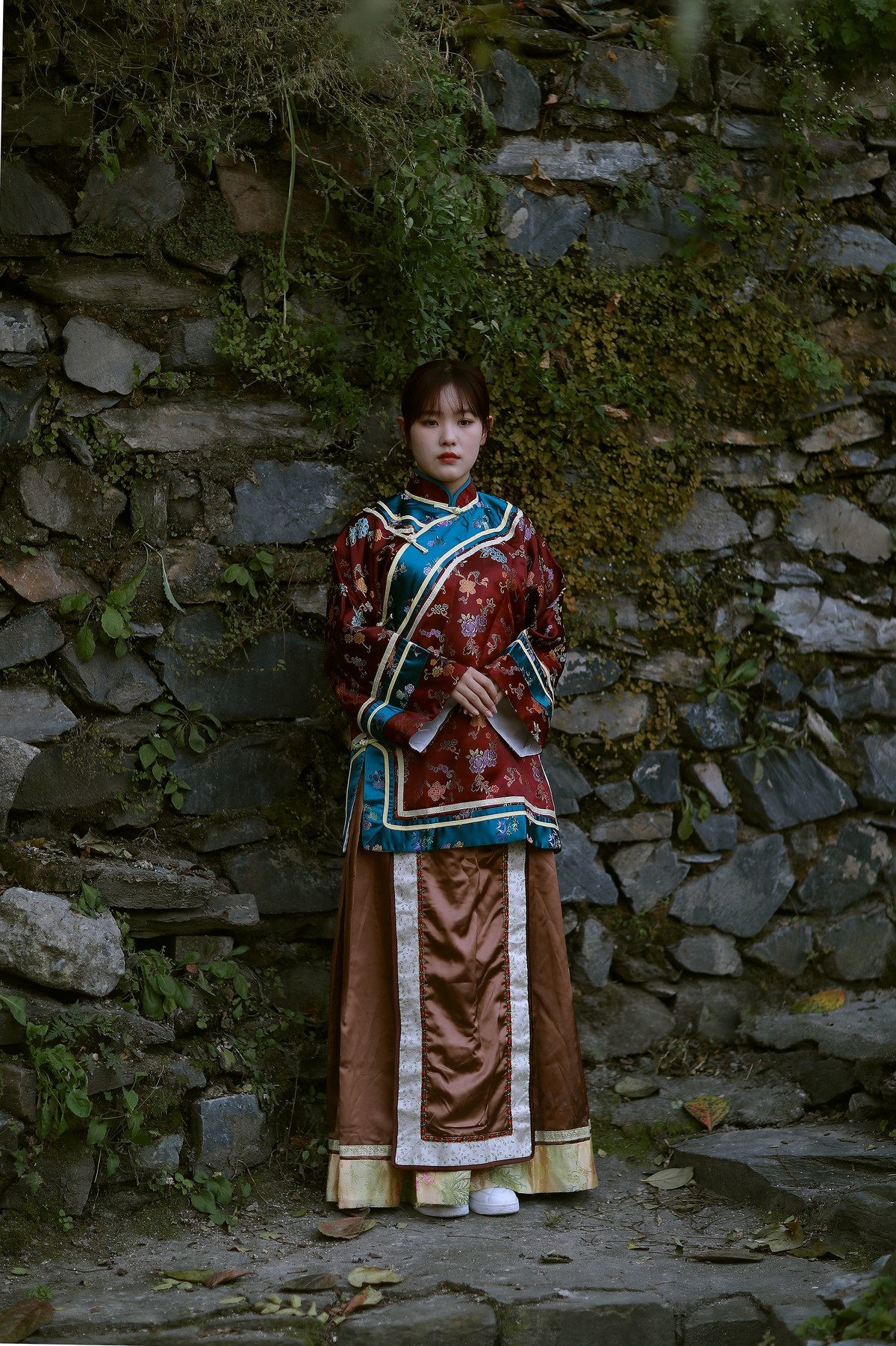 过去时着装人像