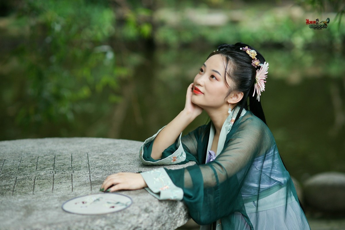 【古装汉服少女】---秀秀
