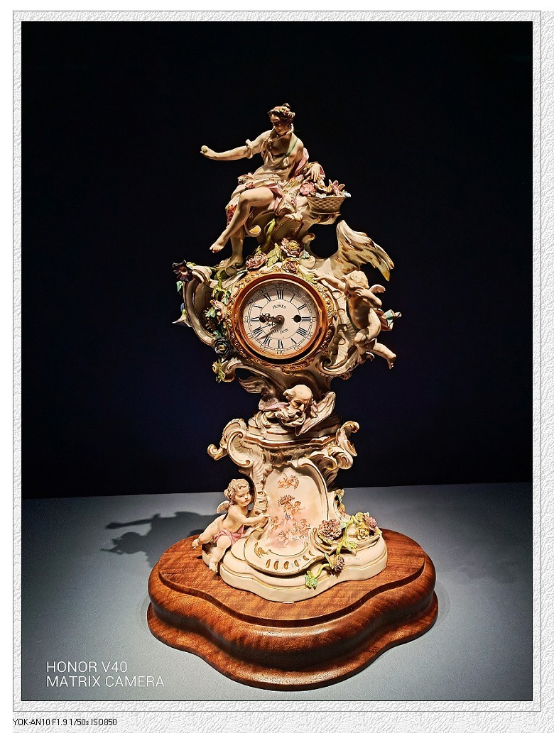 老土逛北京《故宫唯一另外买票的各类钟表博物馆》展示各国赠送的精致钟表！（二）