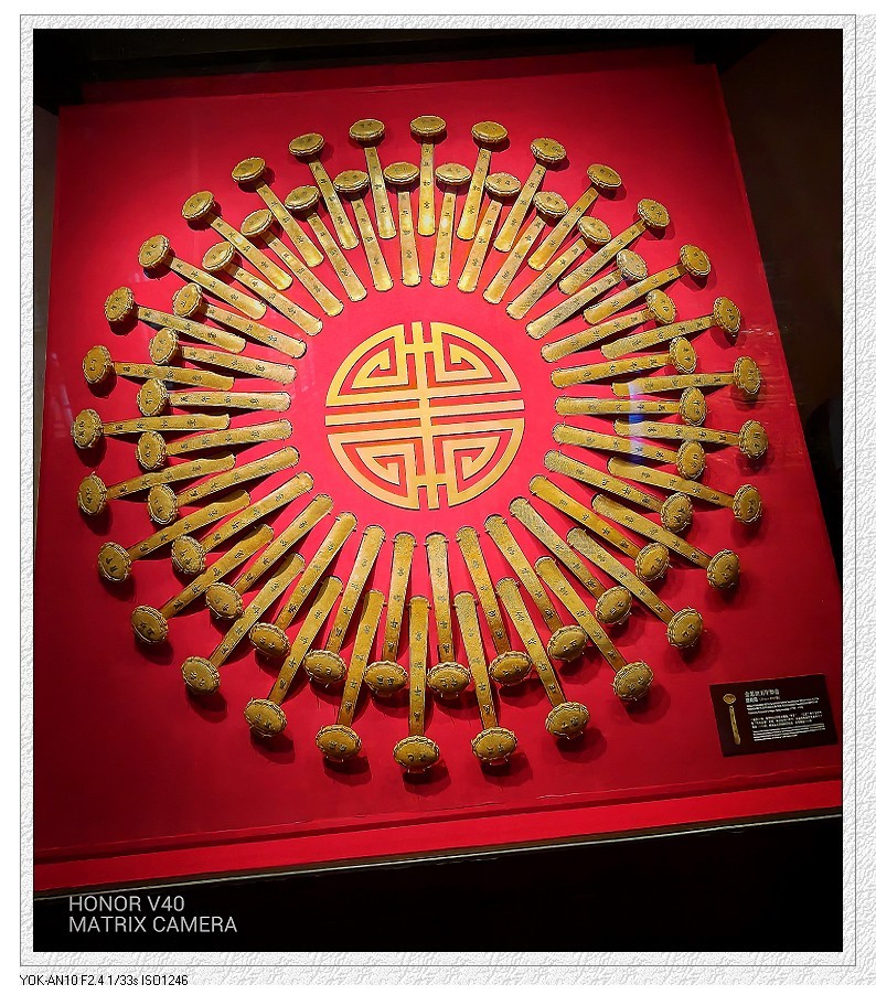 老土逛北京《故宫唯一另外买票的各类钟表博物馆》展示各国赠送的精致钟表！（二）