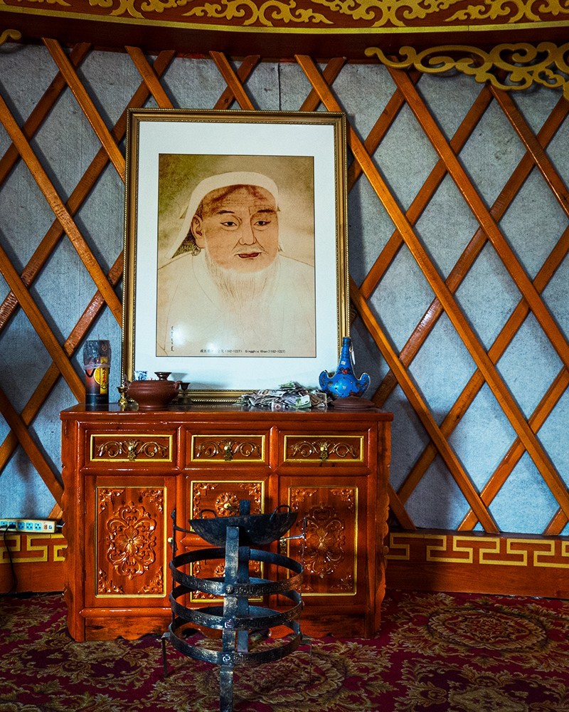 自驾游---鄂尔多斯的成吉思汗陵