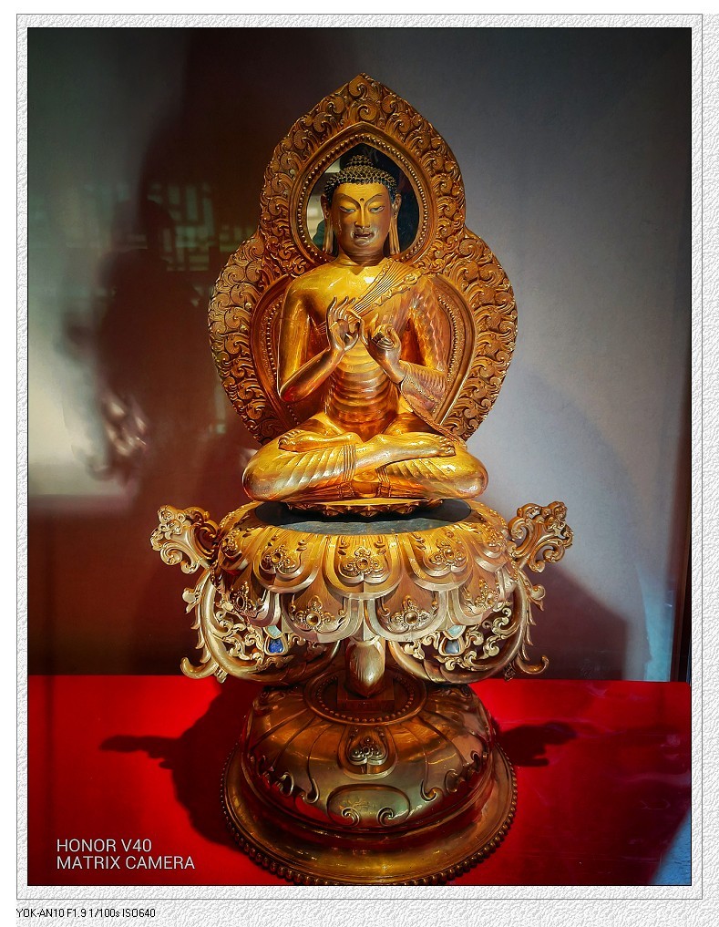 老土逛北京《故宫唯一另外买票的各类钟表博物馆》展示各国赠送的精致钟表！（二）