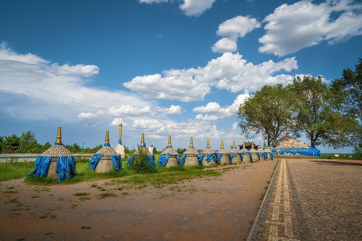 自驾游---鄂尔多斯的成吉思汗陵